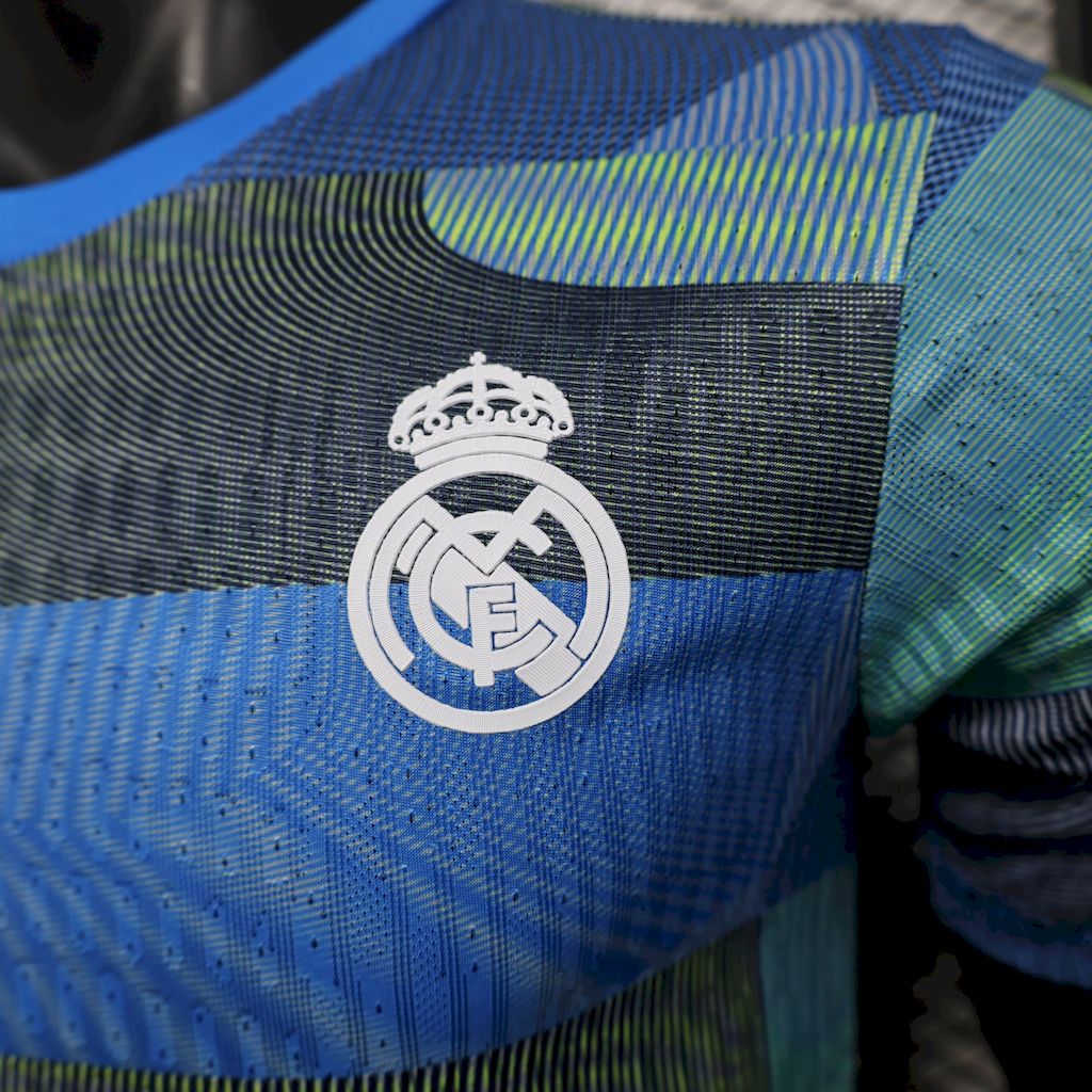 REAL MADRID CALENTAMIENTO I 25/26 HOMME (VERSIÓN JUGADOR) LANZAMIENTO