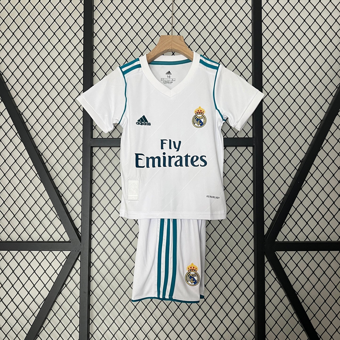 REAL MADRID I 17/18 KIT ENFANT (RÉTRO)