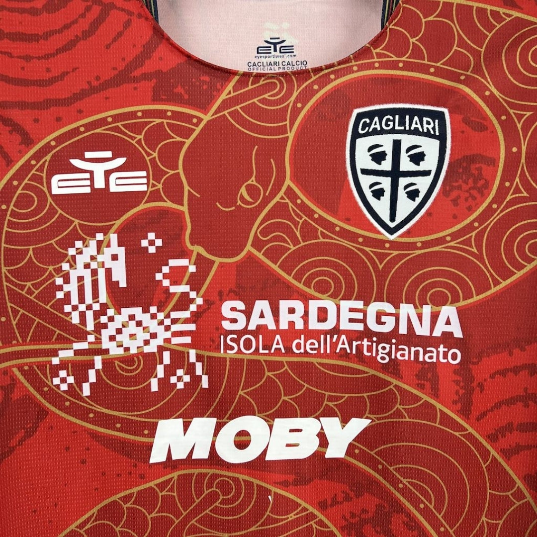 CAGLIARI CALCIO EDICIÓN ESPECIAL SERPIENTE 24/25 HOMME