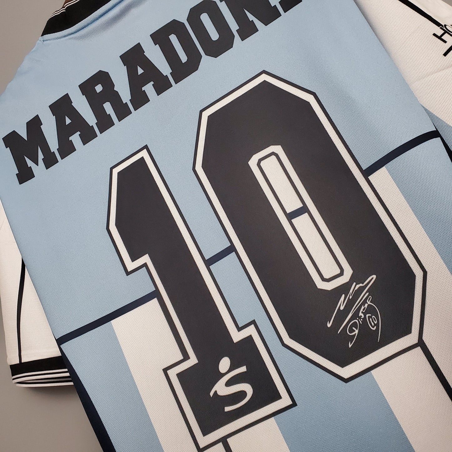 ARGENTINA EDICIÓN COMEMORATIVA 2001 HOMME (RÉTRO)