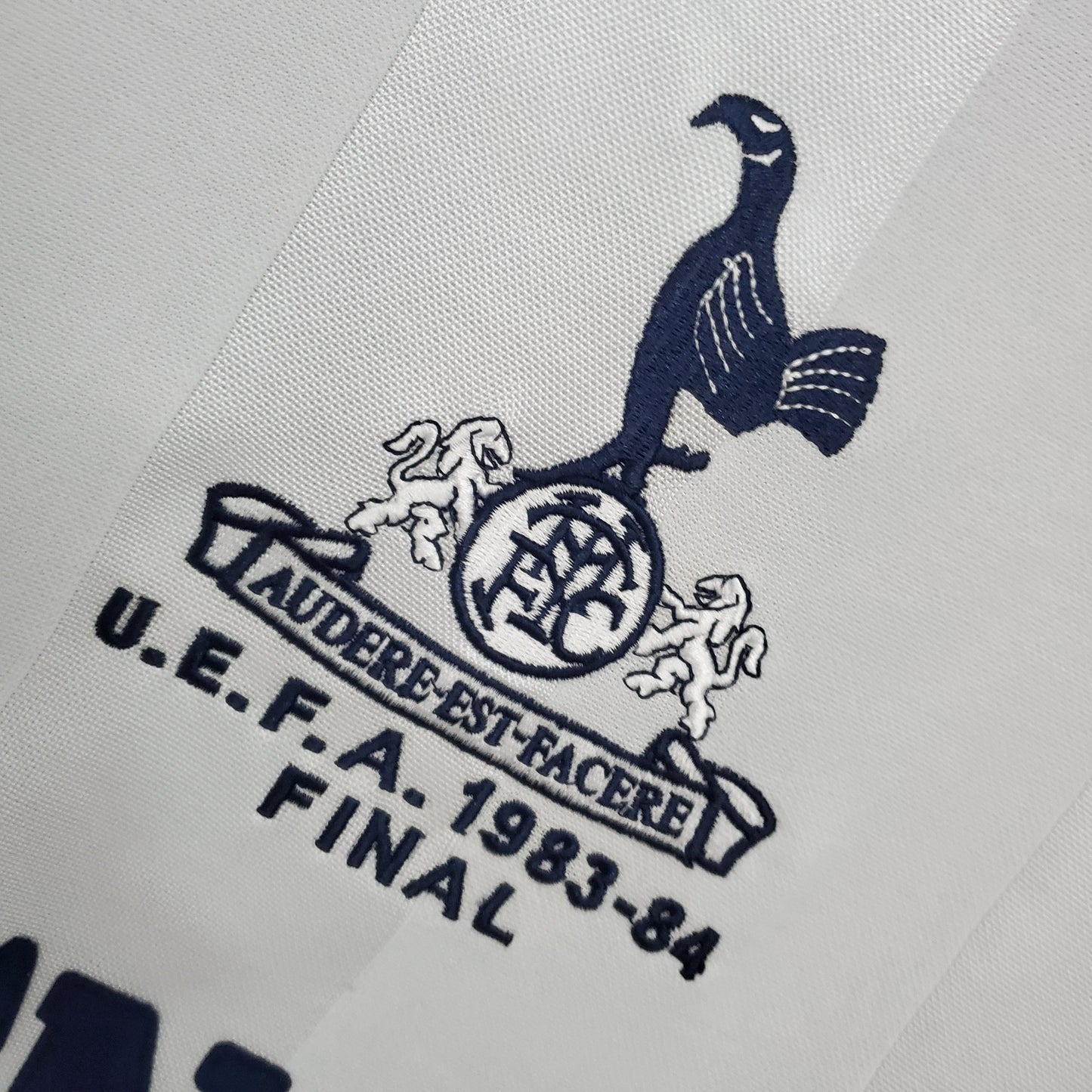 TOTTENHAM l 83/84 HOMME (RÉTRO)