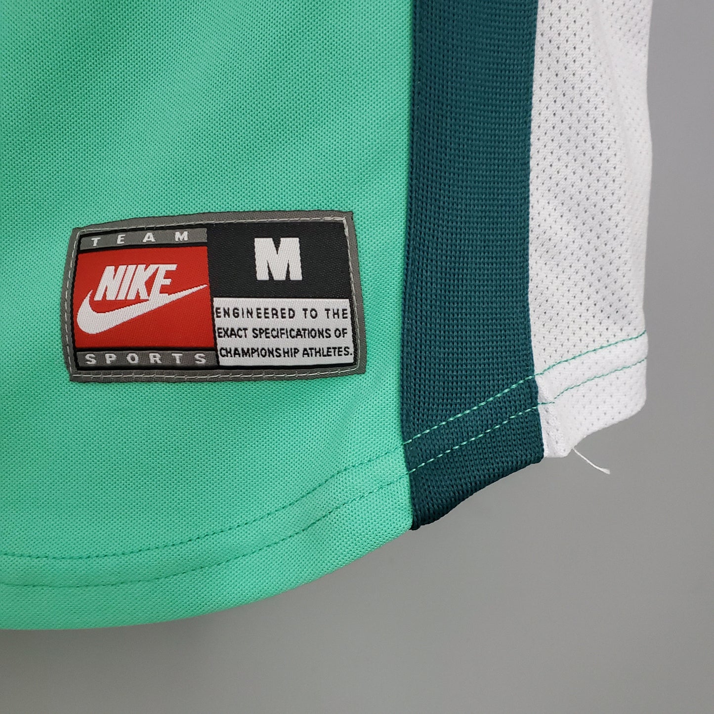 NIGERIA I 1998 HOMME (RÉTRO)