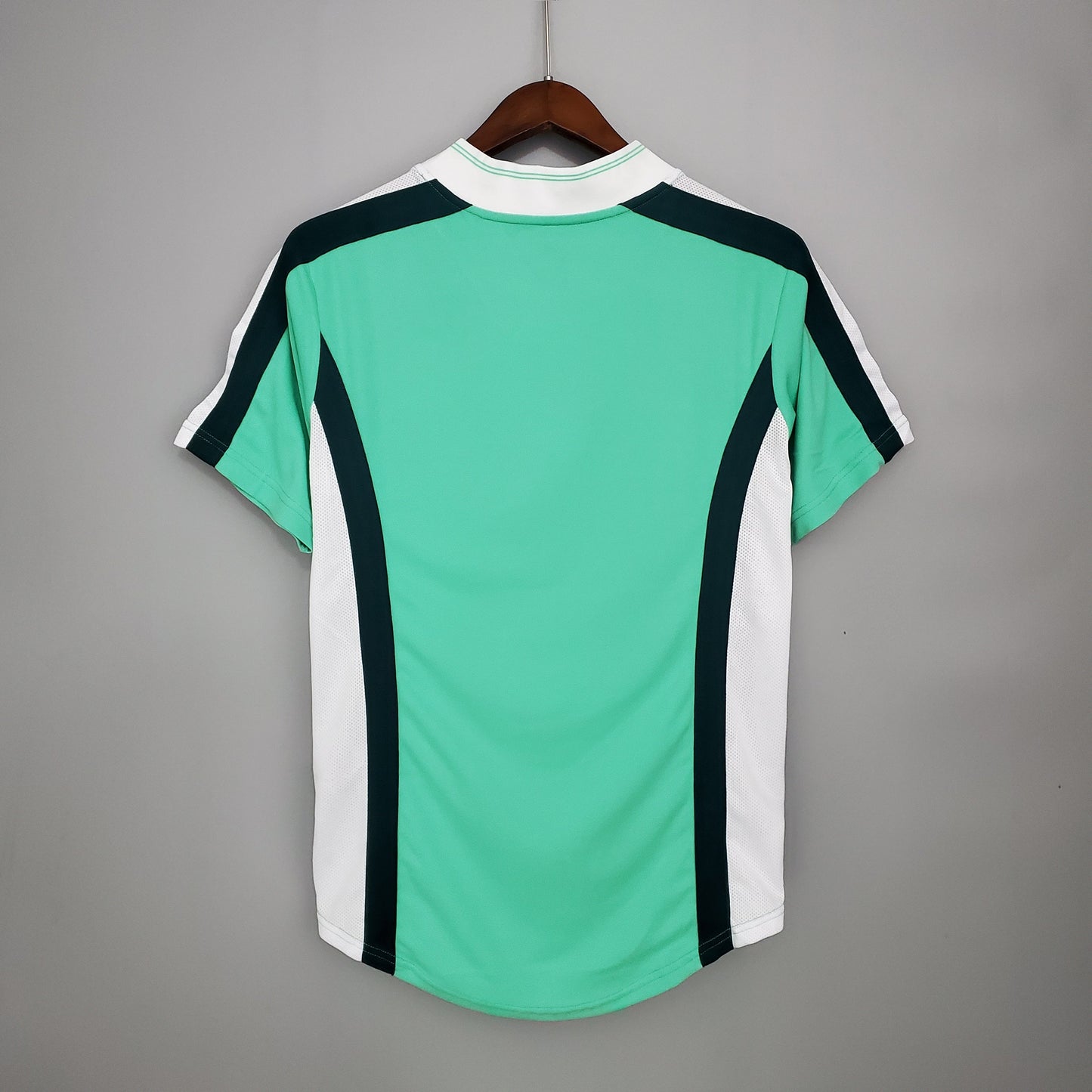 NIGERIA I 1998 HOMME (RÉTRO)