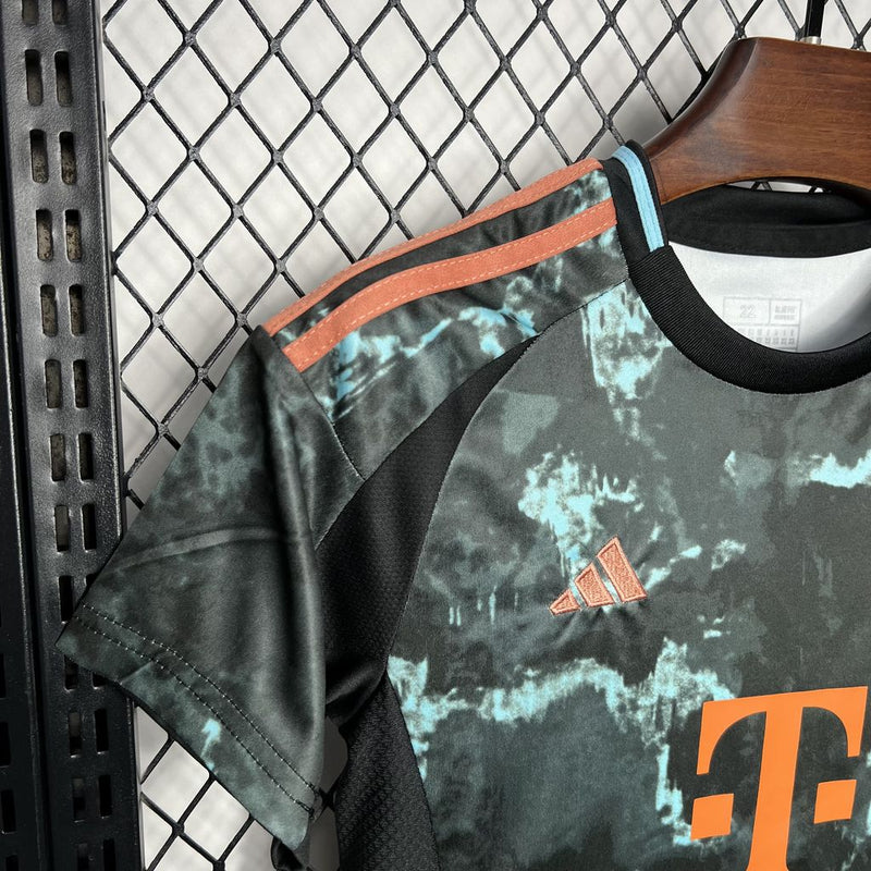 BAYERN DE MUNICH II 24/25 KIT ENFANT