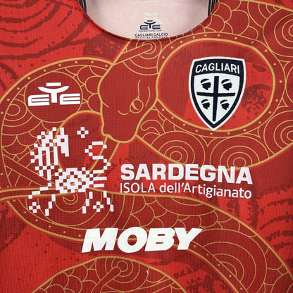 CAGLIARI CALCIO EDICIÓN ESPECIAL SERPIENTE 24/25 HOMME