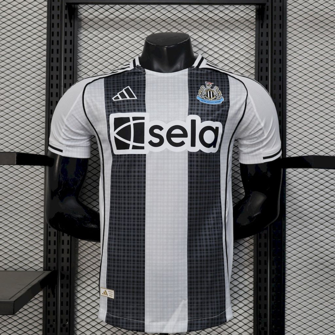 NEWCASTLE UNITED I 25/26 HOMME (VERSIÓN JUGADOR)